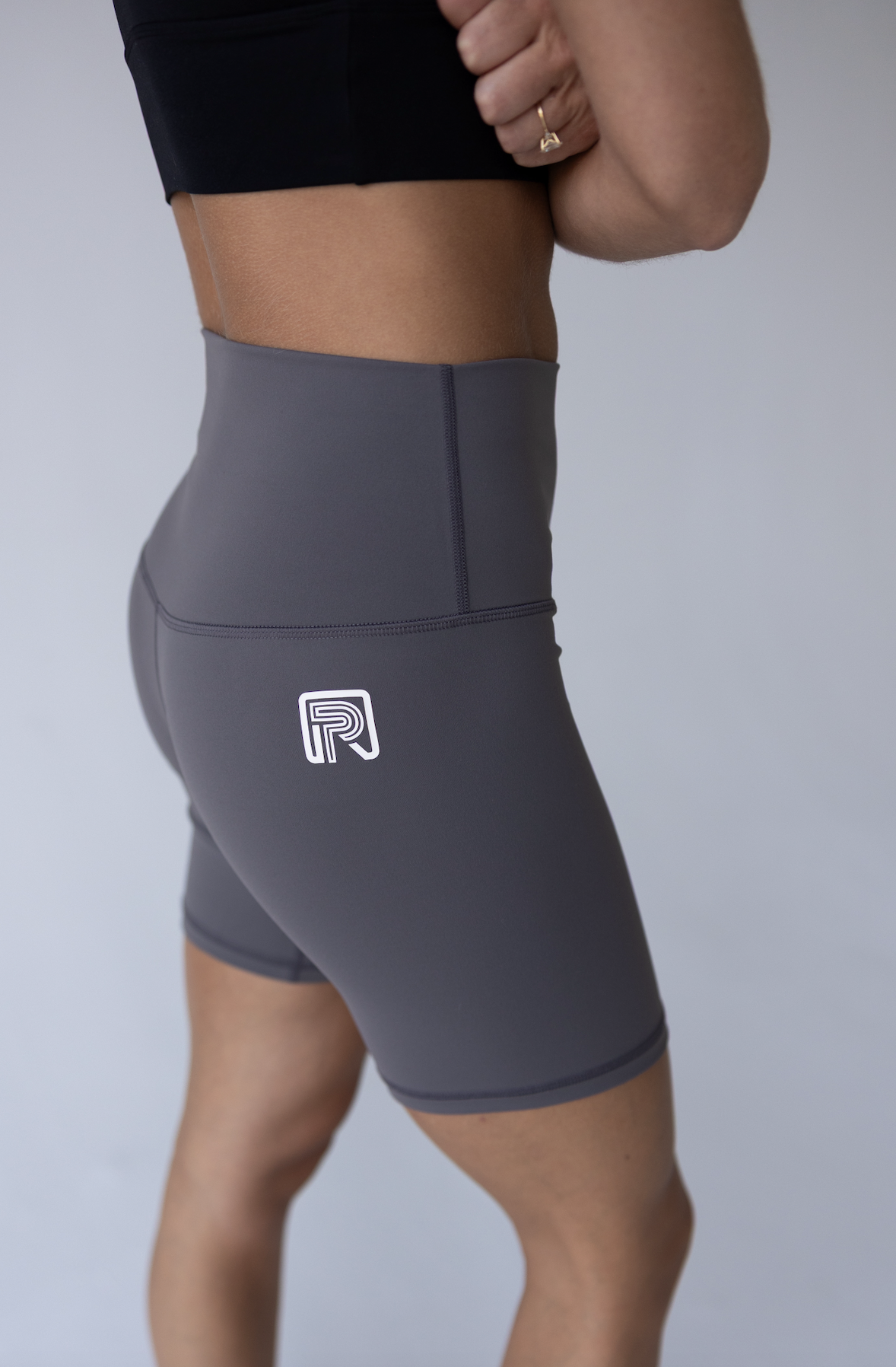 The Baseline Biker Short 6 inch grey 2